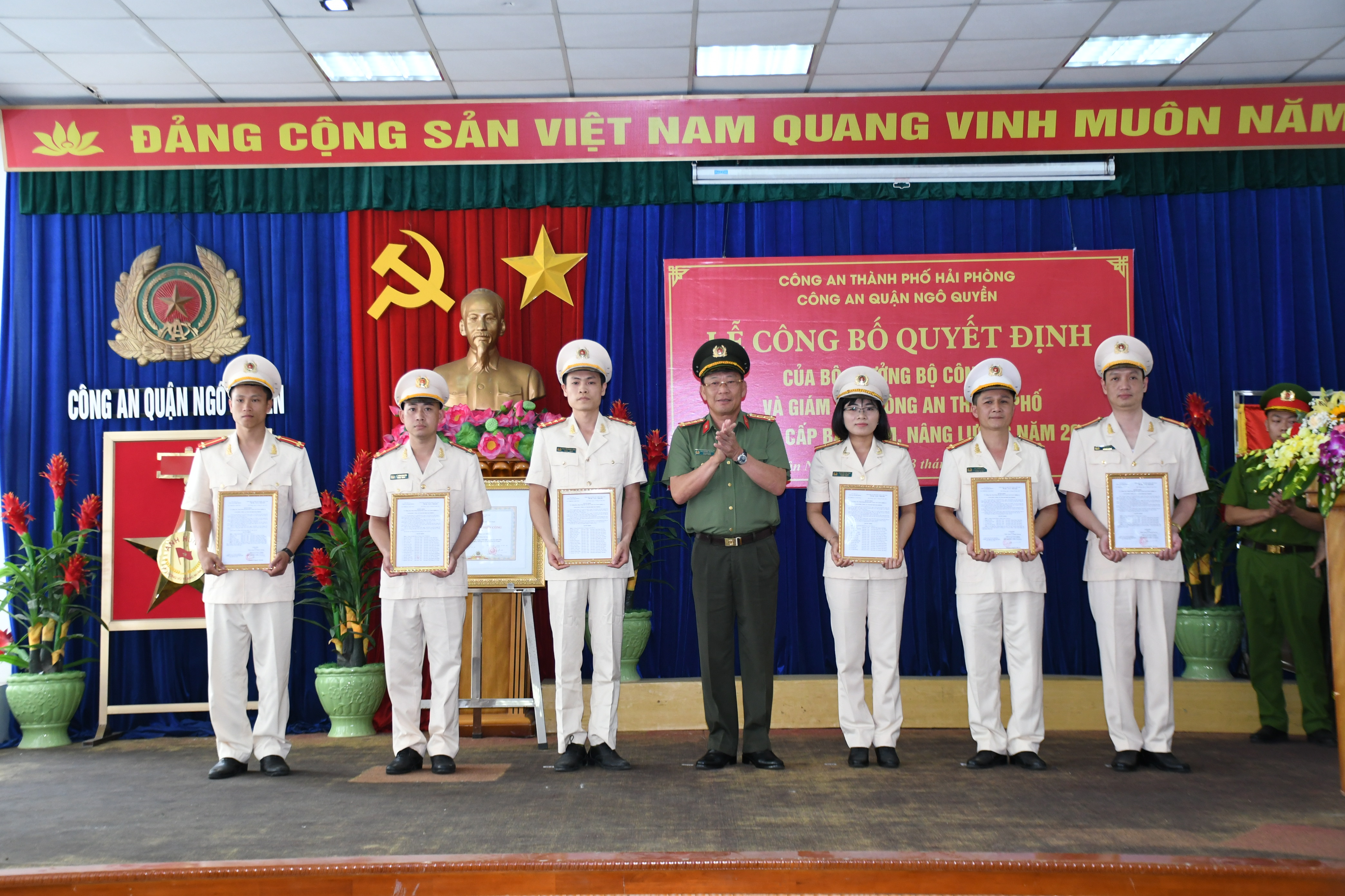 Công an quận Ngô Quyền, Công an huyện An Dương: Công bố các quyết định thăng cấp bậc hàm, nâng lương năm 2022